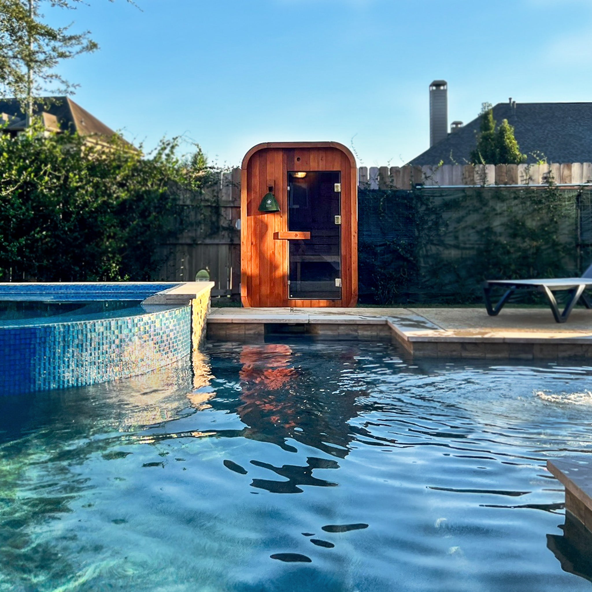Duo Canadian Thermowood Outdoor Sauna (2-Person) with Harvia 8KW Heater