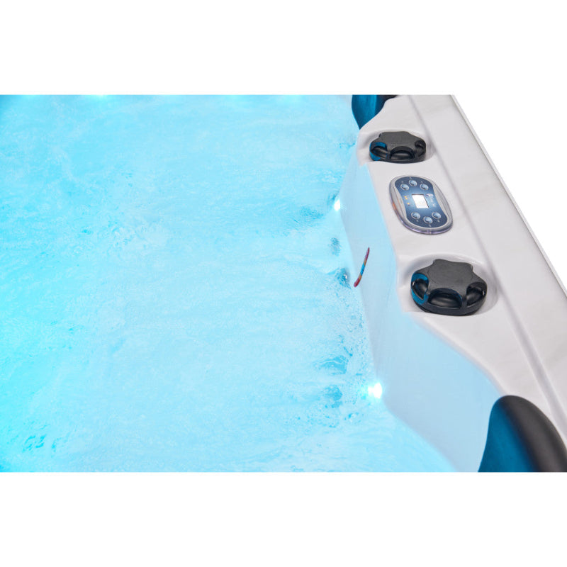 Social 5-Person Hot Tub