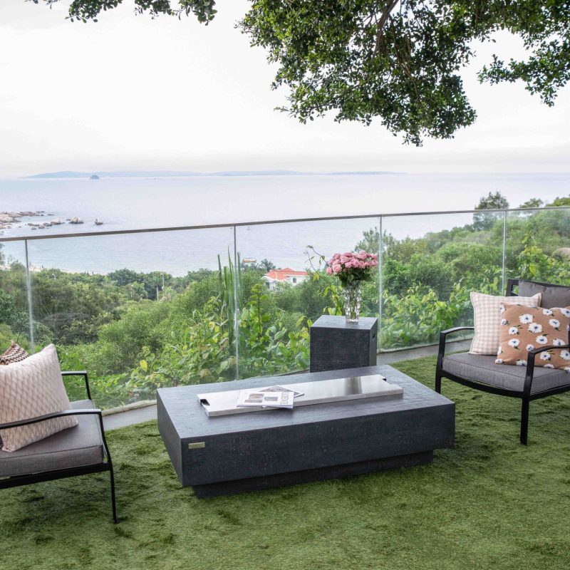 Hampton Propane Fire Table in Dark Gray