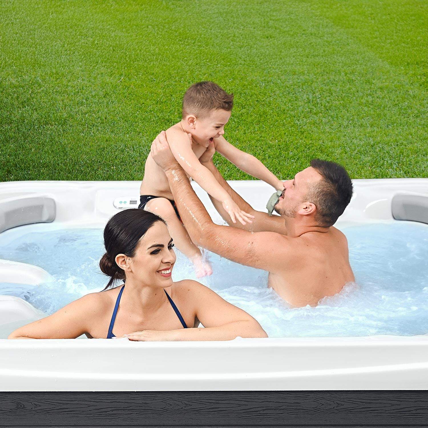 Chicago 7-Person 50-Jet Square Hot Tub