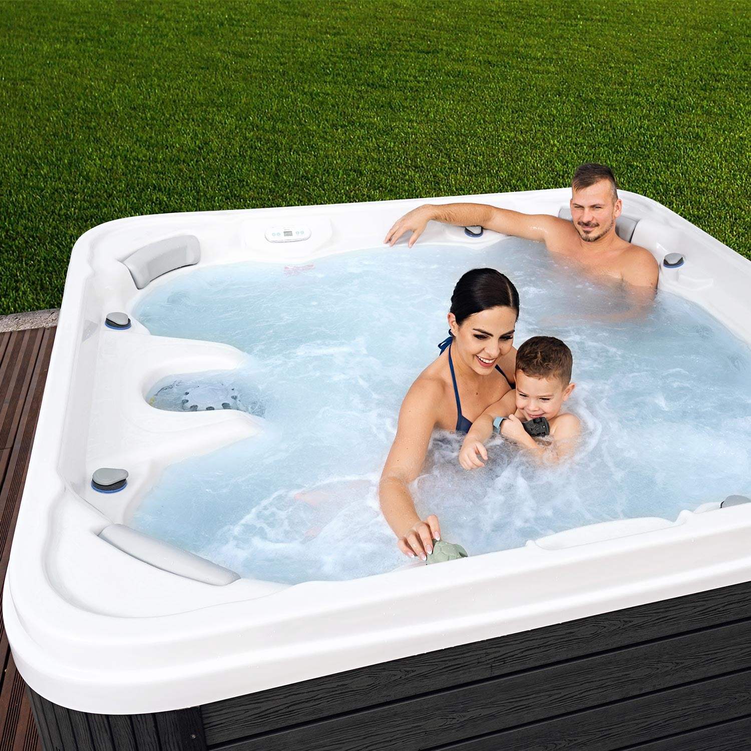 Chicago 7-Person 50-Jet Square Hot Tub