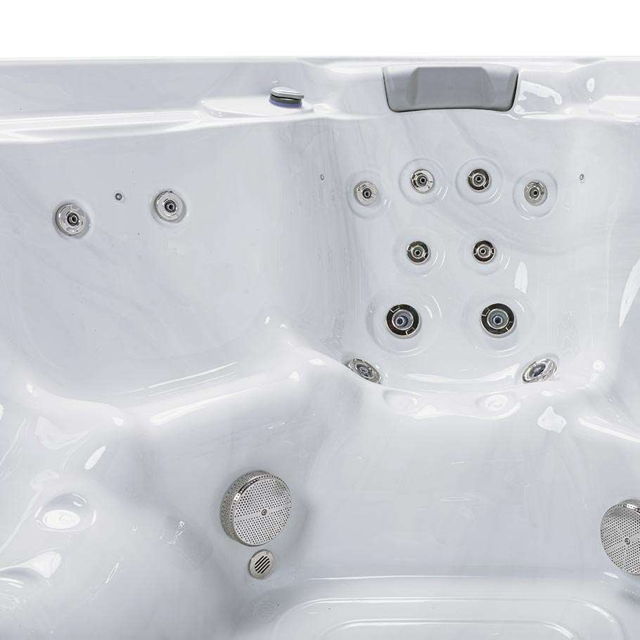 Chicago 7-Person 50-Jet Square Hot Tub