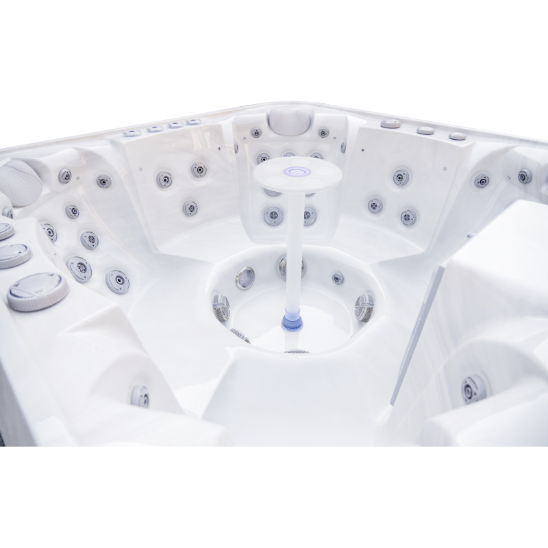 Denali 7-Person Hot Tub