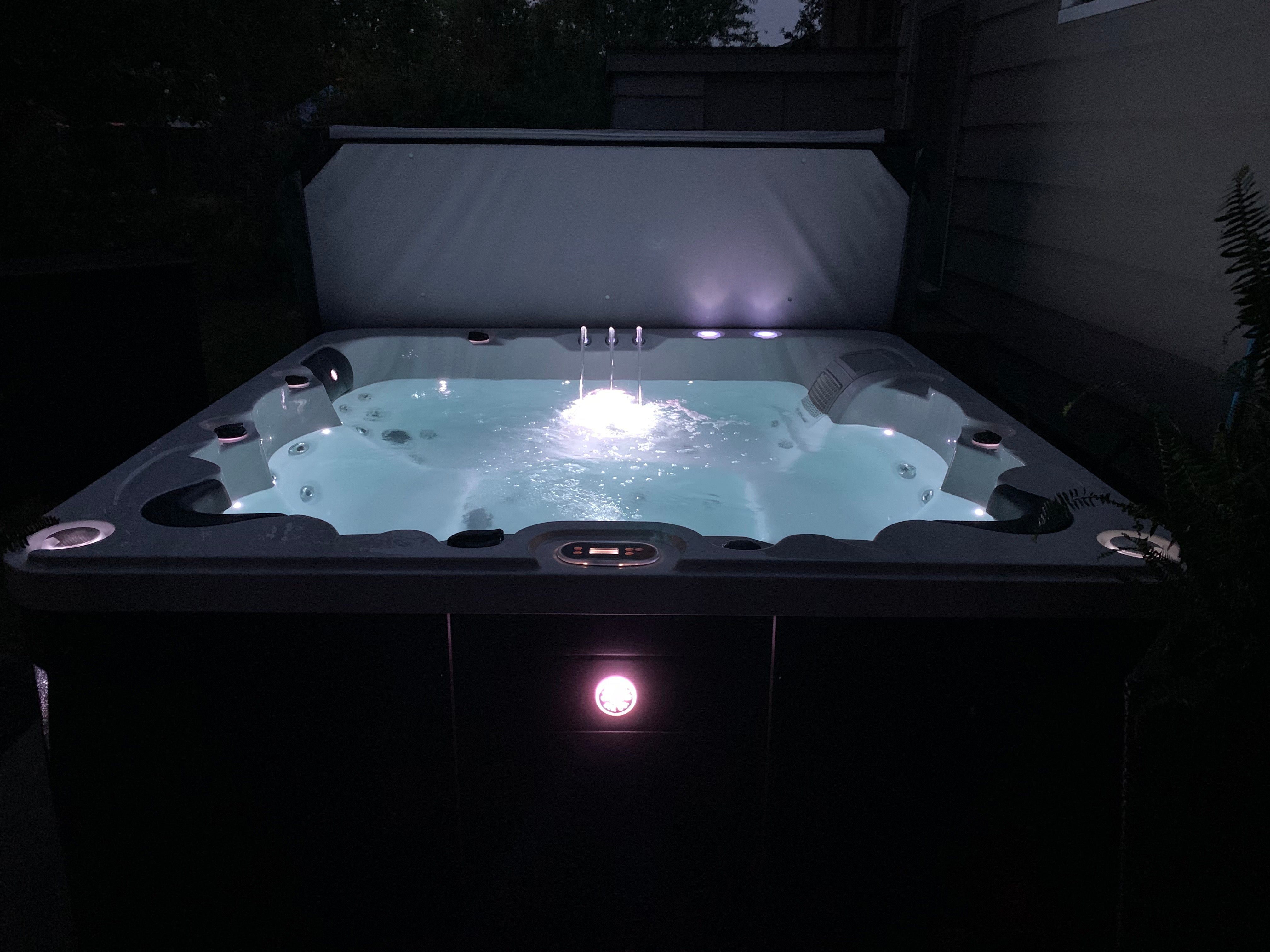 LYS6000 6-Person 46-Jet Hot Tub with Lounger