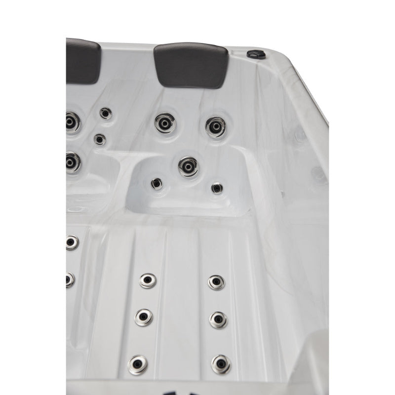 Riley 3-Person Hot Tub